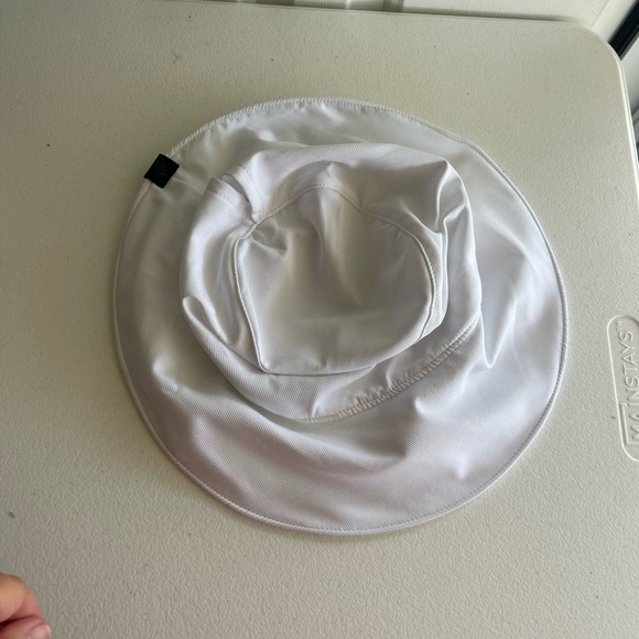 Adidas golf nwt white pony sun bucket hat - Picture 2 of 8